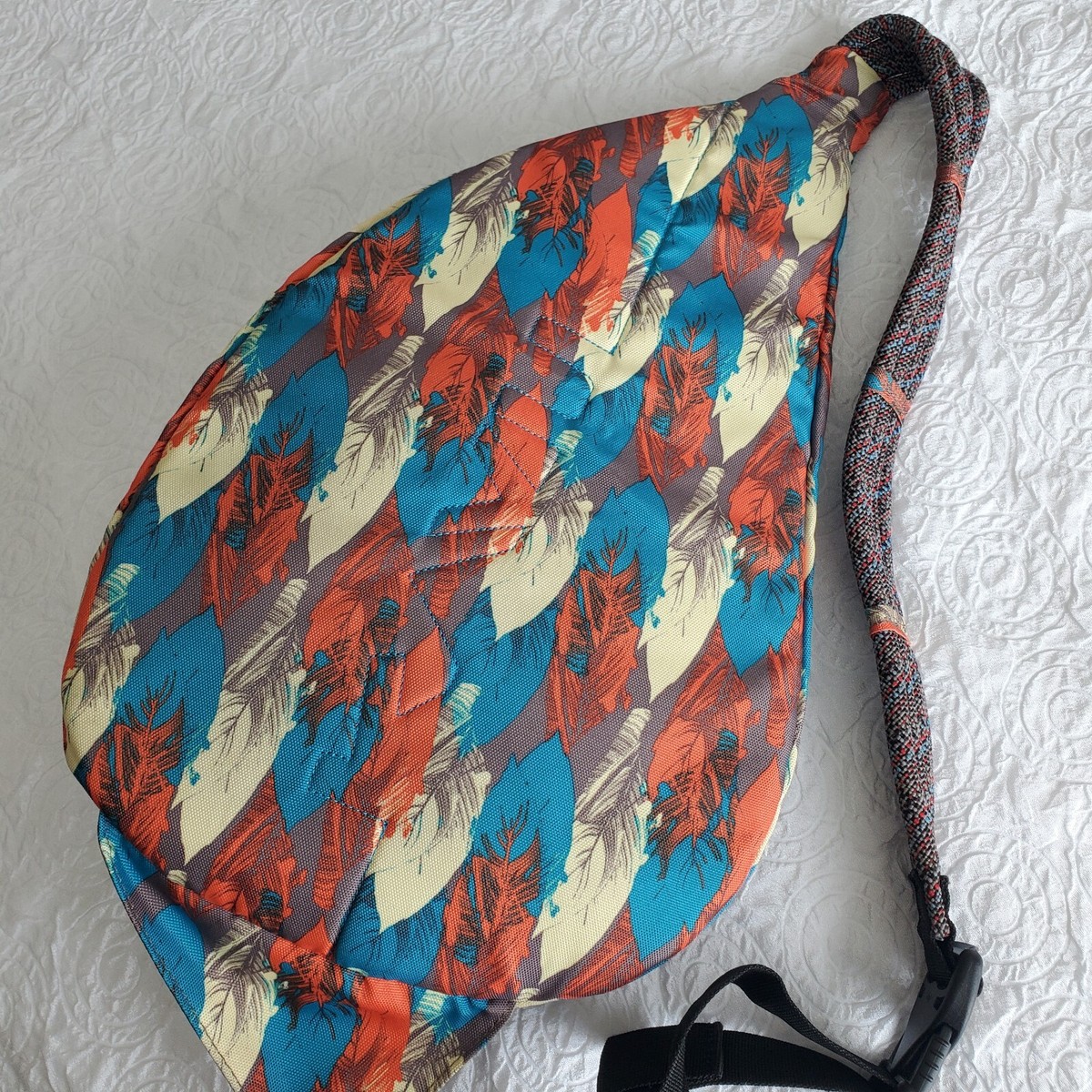 Brand New KAVU Sling Bag- Feather pattern Rope Bag – KAVU.com main image 4