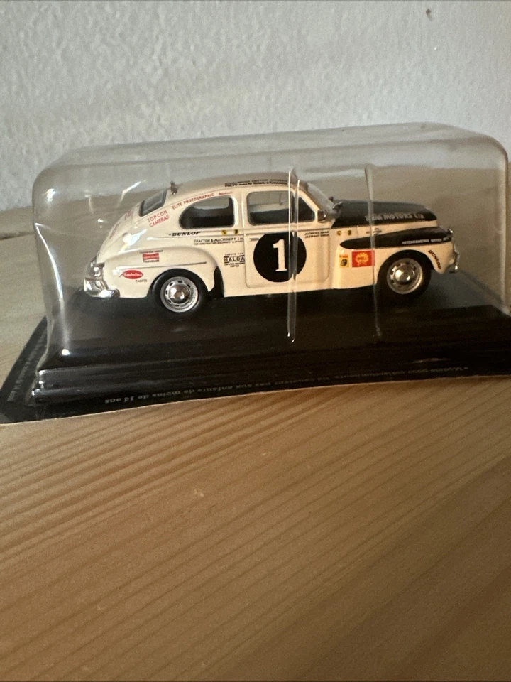 Modellino auto rally scala 1:43 Volvo PV544 safari diecast modellismo statico - Immagine 3 di 4