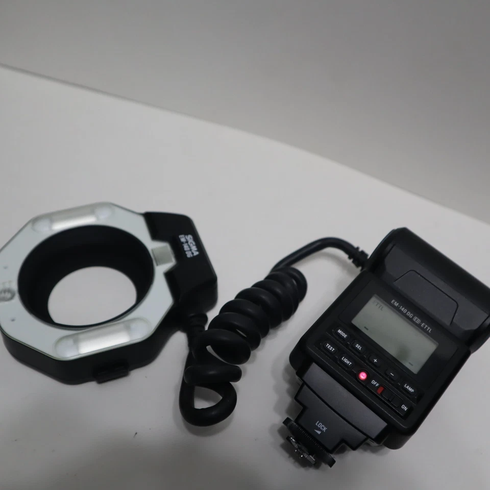 Sigma EM-140 DG Macro Ring Light Flash for Canon - Image 4 of 4
