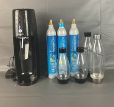 SodaStream One-Touch SOT-001 Machine 4 Bottles & 3 Empty Canisters