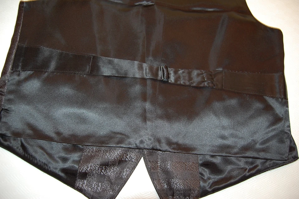 NWOT $250 David Donahue Men's Silk Dress Vest Size S .. - Image 4 of 4