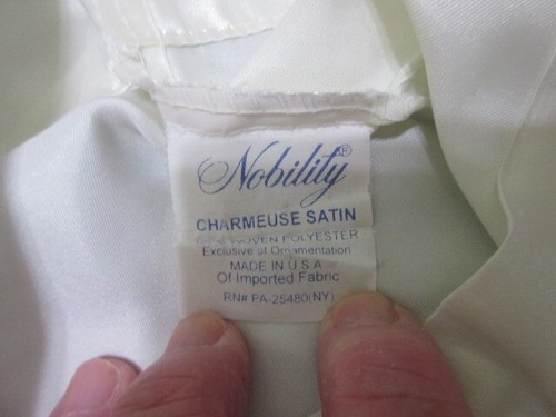 2 Nobility Charmeuse Satin Cream Color Standard Pillow Cases, VGC! - Picture 4 of 8