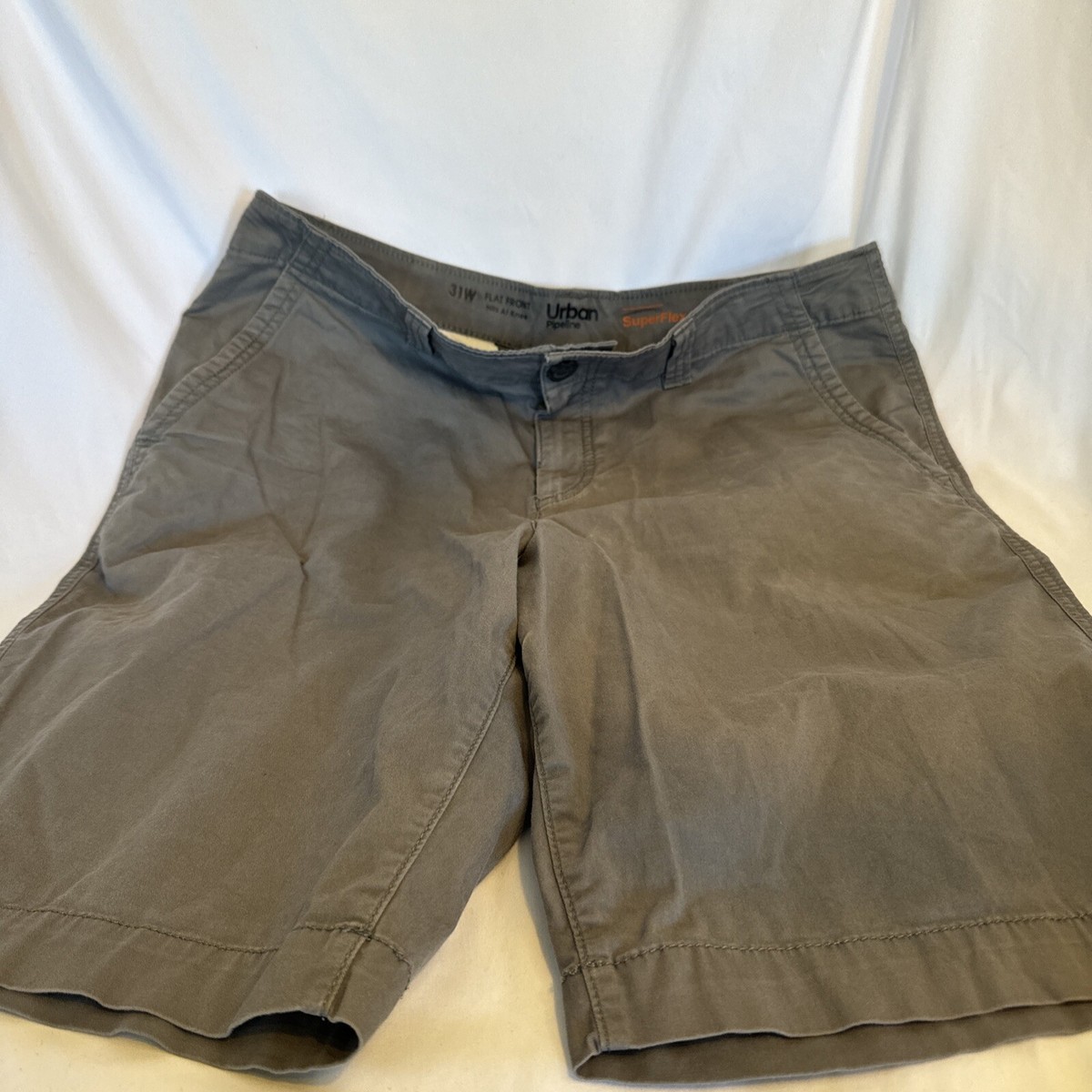 Men's URBAN PIPELINE Flat Front Hits At Knee Gray Shorts Size 31