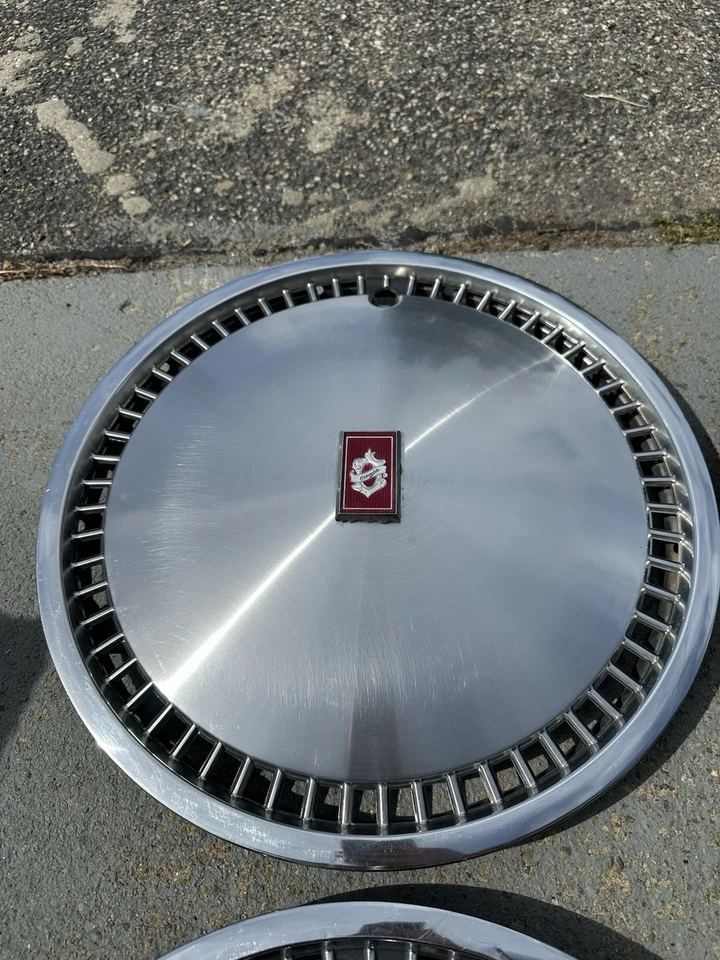 "4 tapacubos Oldsmobile Delta 88 Regency Custom Cruiser 15"" 80-90 OEM Foto 3 de 4