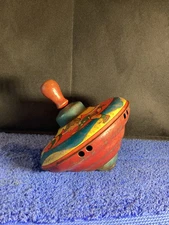 Vintage Old Tin Top Spinning Metal Toy Ancient Paint Works Great 5x5 