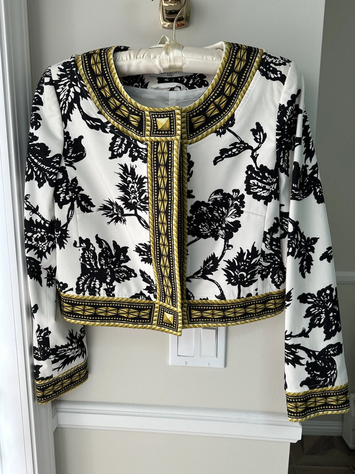 Giacca da sera Givenchy bianca e nera floreale vacanza bordo oro taglia EU 42 rara