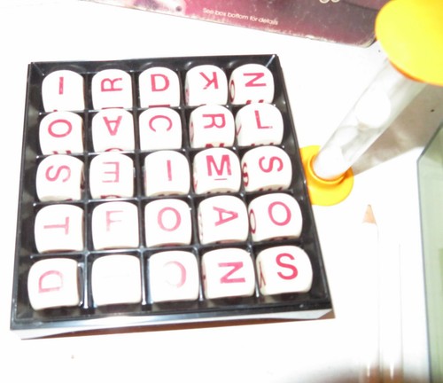 Original BIG BOGGLE Hidden Word Game Parker Brothers 1979 No Pad or Instructions - Picture 9 of 11