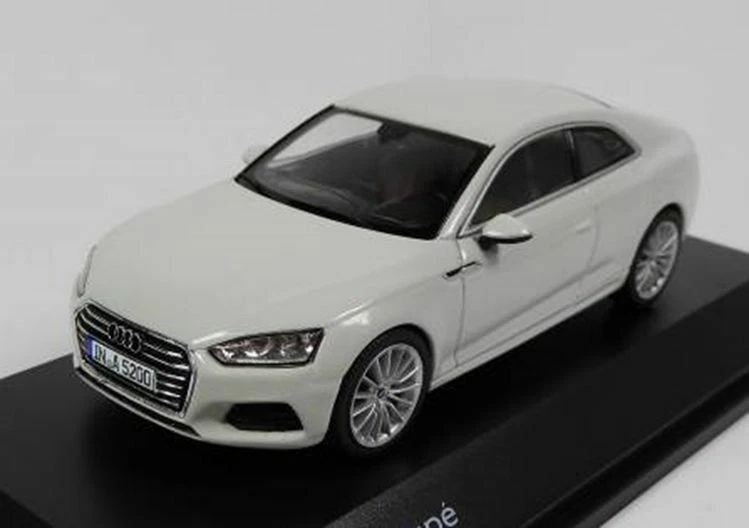 お得セット アウディ 1/43 Audi A5 Coupe Glacier ミニカー