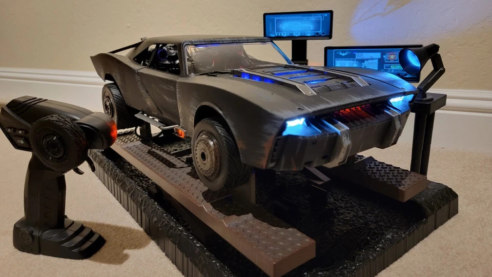 Mattel Creations The Batman Ultimate Batmobile RC Collectors 1/10 - Image 3 of 4