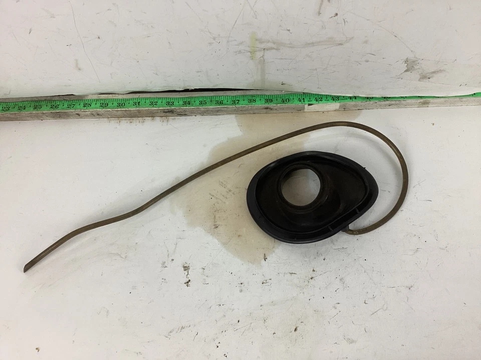 Audi A4 2009-2012 tanque de combustible trasero gasolina bolsillo carcasa sello 8K0809933C OEM Foto 3 de 4