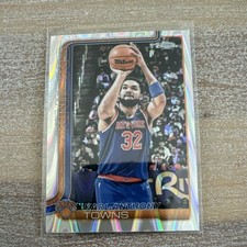 2025-26 Topps Chrome #179 Karl-Anthony Towns New York Knicks NBA Basketball Card