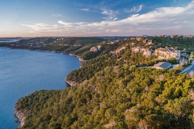 Wandbild: Luxushäuser an der Küste des Lake Travis in Austin, Texas (53616165)