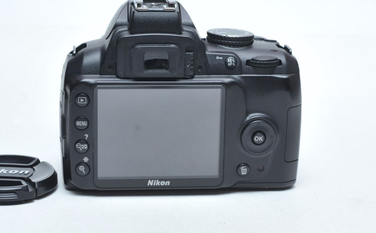 Nikon D3000 DSLR Camera Body W/ AF-S 18-55mm Lens 3336336*EX Nikon D3000 DSLR Camera Body W/ AF-S 18-55mm Lens 3336336*EX