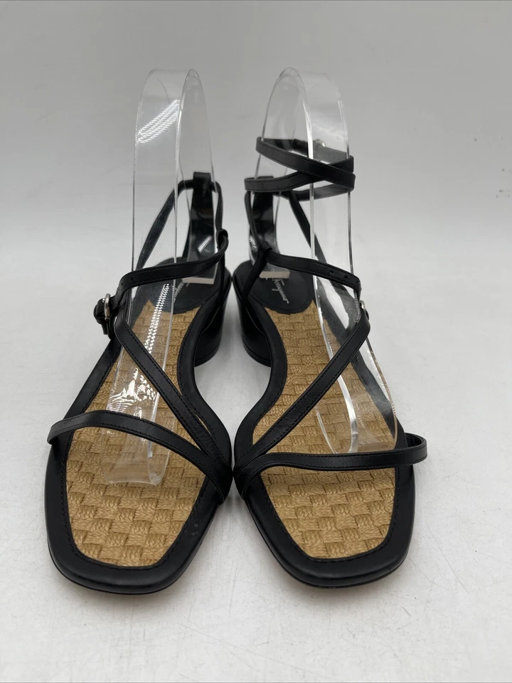SANDALIAS DE TACÓN BLOQUE CON TIRAS EGADI Salvatore Ferragamo para mujer negras talla 7 Foto 3 de 4