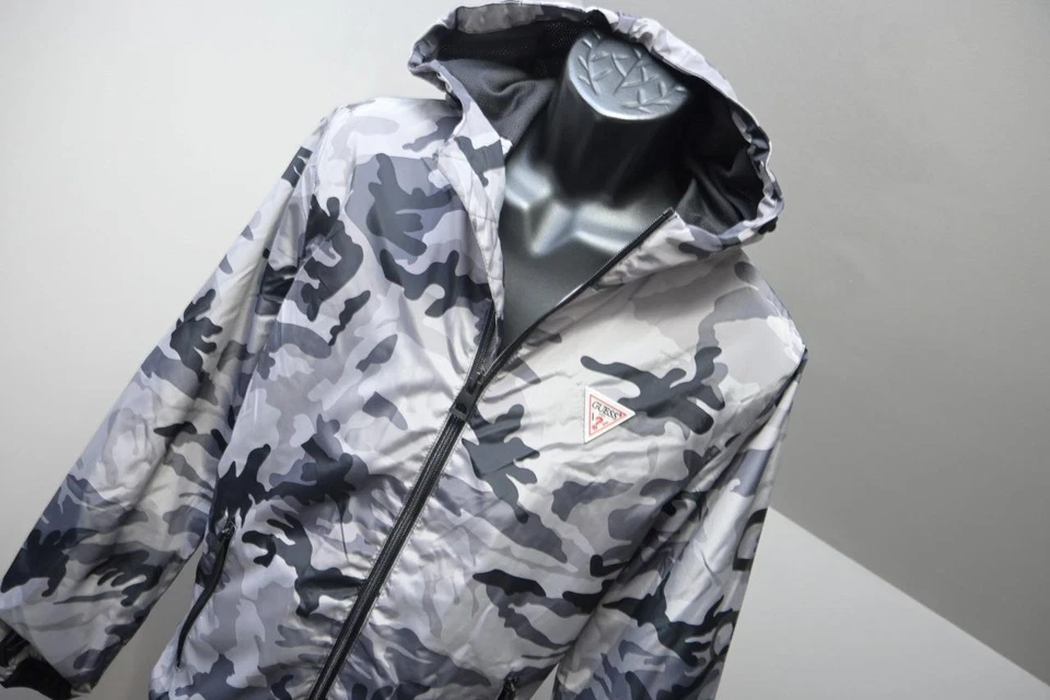 Guess Windbreaker Hoodie Jacket Gray Camo Lined Long Sleeve Mens Size Small - Image 4 of 4