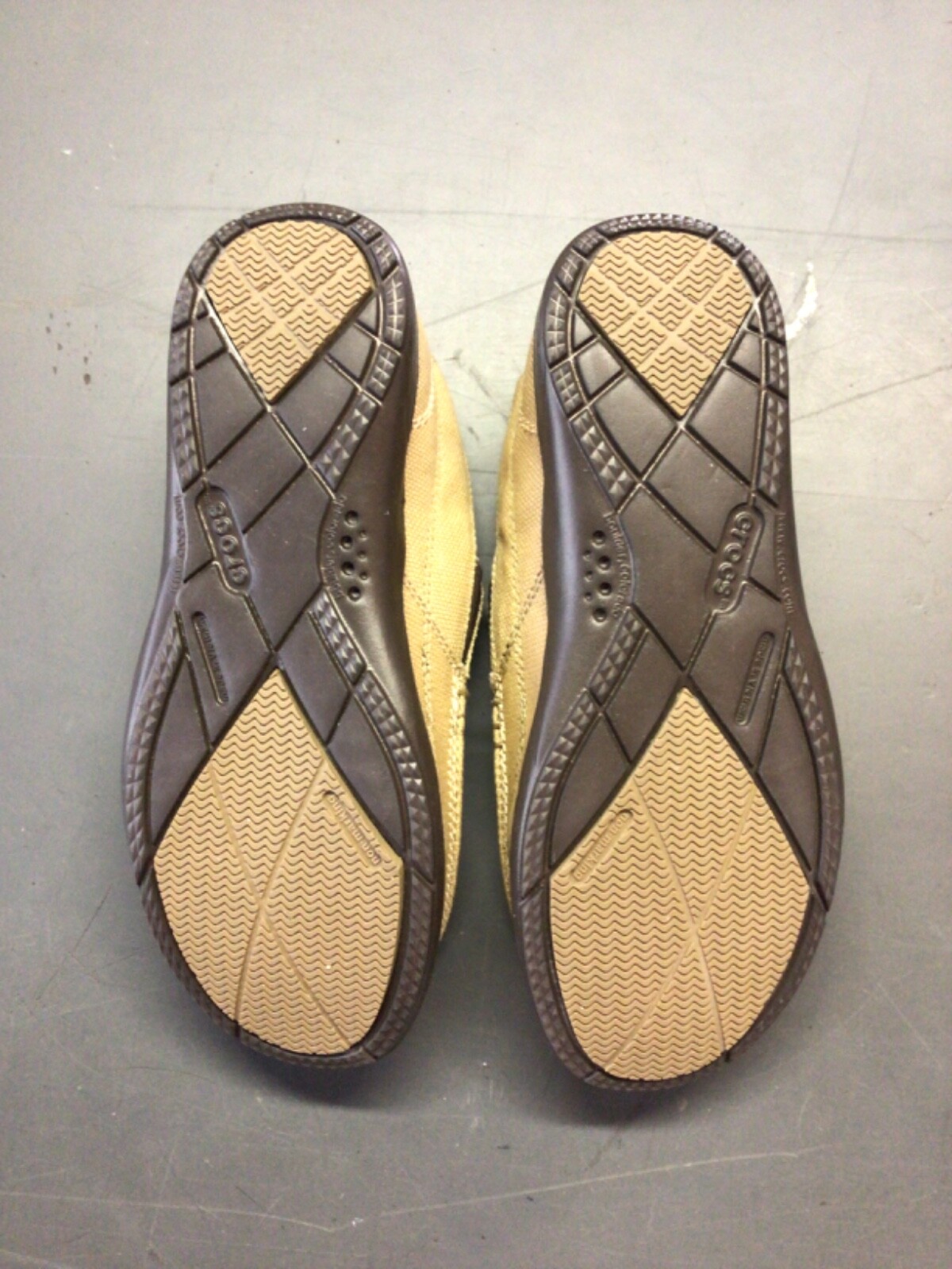 crocs wall slip on men size 7 loafer style tan new with out box shoes