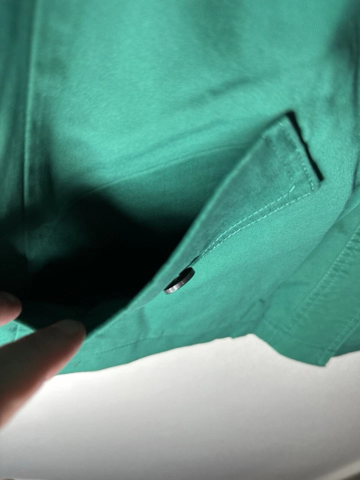 Chaqueta verde oscuro con botones delanteros de manga larga con detalles de pliegue talla mediana Foto 4 de 4