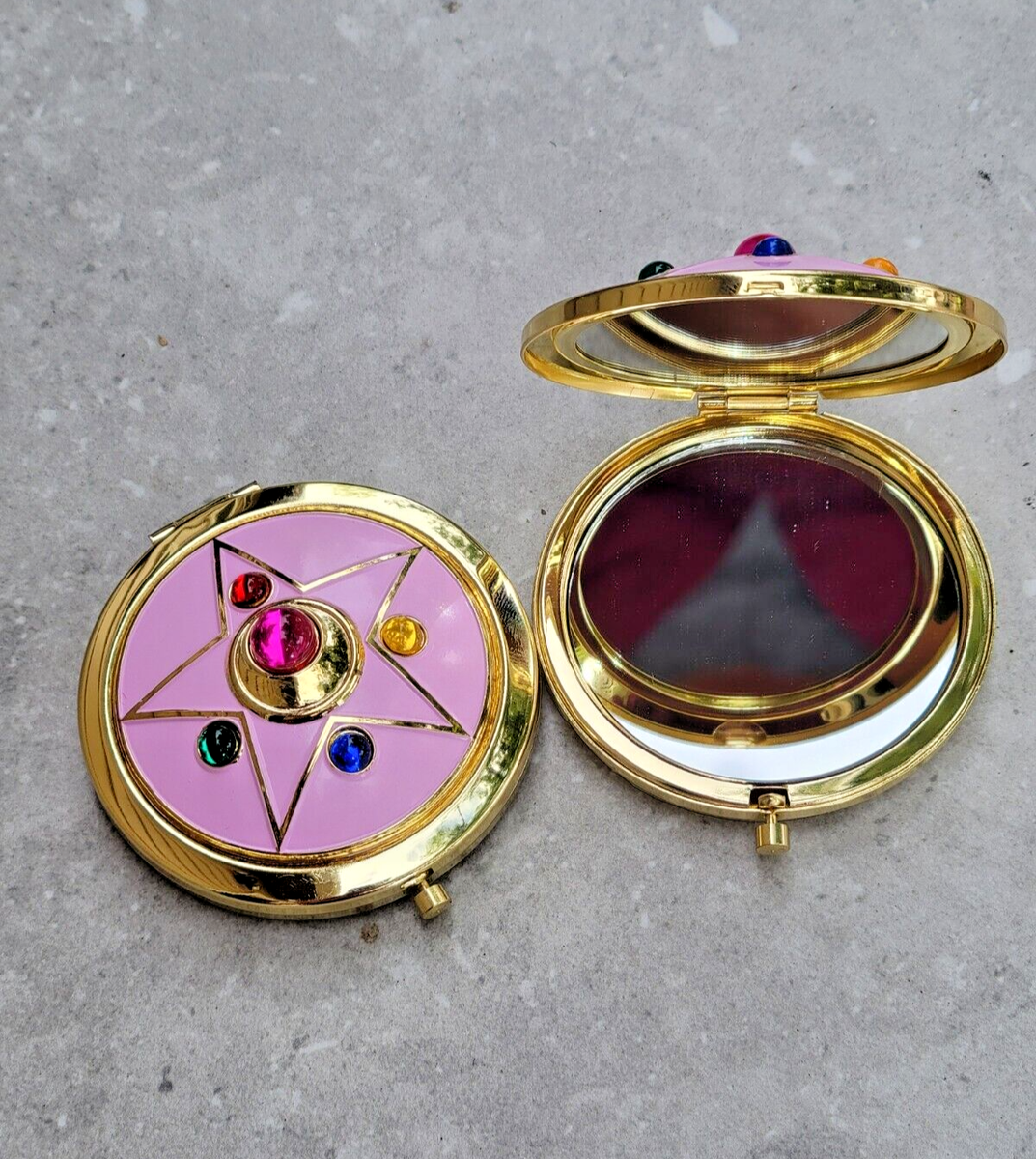 Sailor Moon Crystal Star Compact Brooch Locket Fully Functional