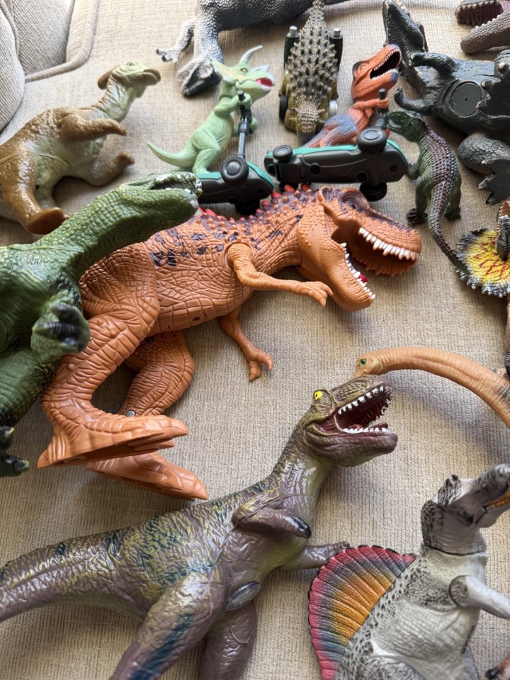 Huge 4 LB Dinosaur Toy Lot Mixed Plastic Dinosaurs Figures Prehistoric ...