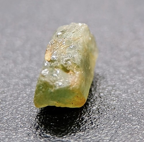 100% NATURAL AUSTRALIAN Rough Dark Yellowish Green SAPPHIRE 2.34ct Tasmania SI1 - Picture 9 of 16
