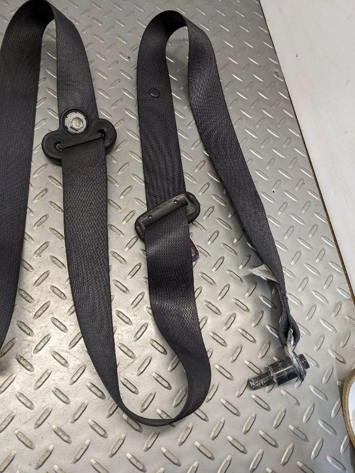 Ремень безопасности передний водительский и пассажирский натяжитель подходит для 15-21 WRX 1162917 - Изображение 3 из 4