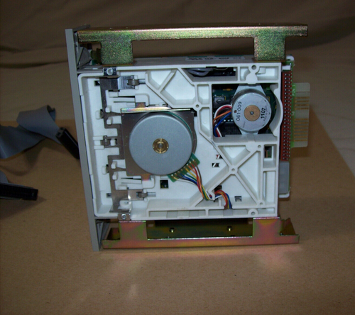 Colorado 250MB Internal Tape Drive Jun-91, Jumperless Tape Controller and Cable - Afbeelding 10 van 12