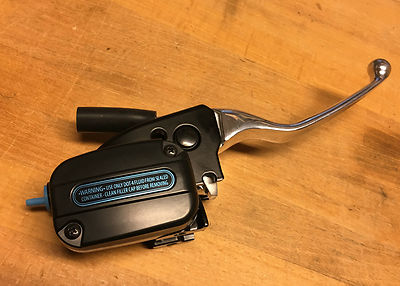 44551-08E TOURING  HAND BREMSZYLINDER DOPPELSCHEIBENBREMSE TOURING  DOT4 HARLEY 