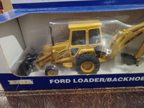 VINTAGE ERTL FORD LOADER/ BACKHOE 1:32 1996 BRAND NEW IN BOX - Picture 7 of 7