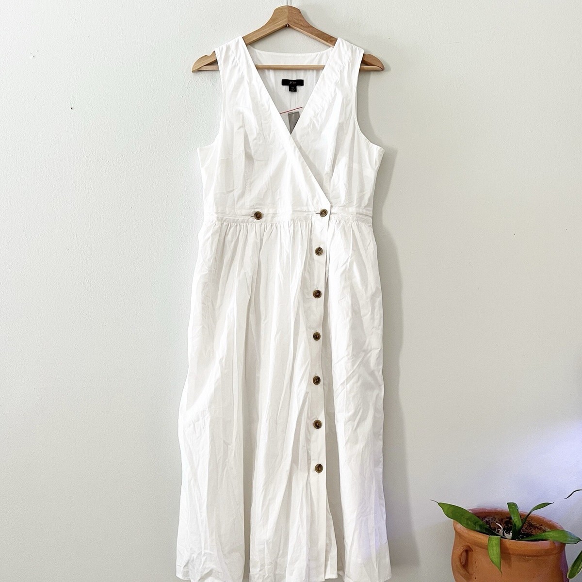 white christmas dresses Threadbare Women's Black Cotton Poplin Tie Waist Ruched V-Neck Sleeveless  Midi Dress main image 1