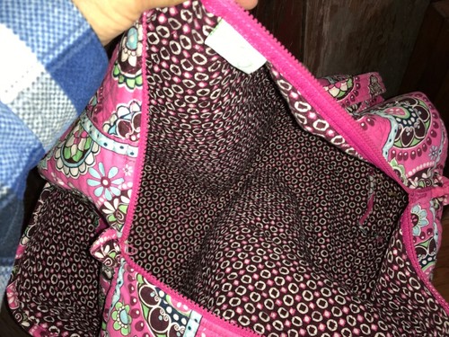 Vera Bradley Large Duffle 1 side pocket 21"x11"x11" pink .......u2 - Picture 6 of 8