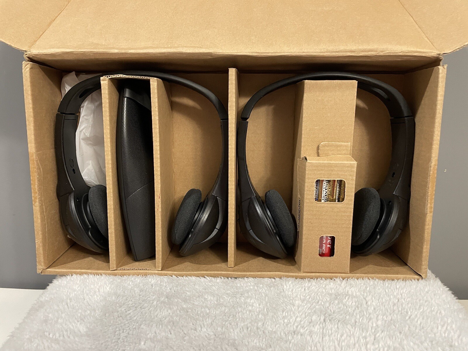 2 OEM 2007-13 GM 25795362 Rear Wireless TV DVD Headphones Head Sets & Remote for sale online | eBay 2 OEM 2007-13 GM 25795362 Rear Wireless TV DVD Headphones Head Sets & Remote for sale online | eBay