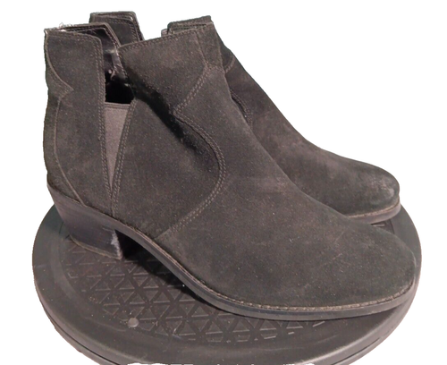 Cole Haan Alayna II Size 9 Notch Cut Out Suede Bootie Round Toe Pull On Western