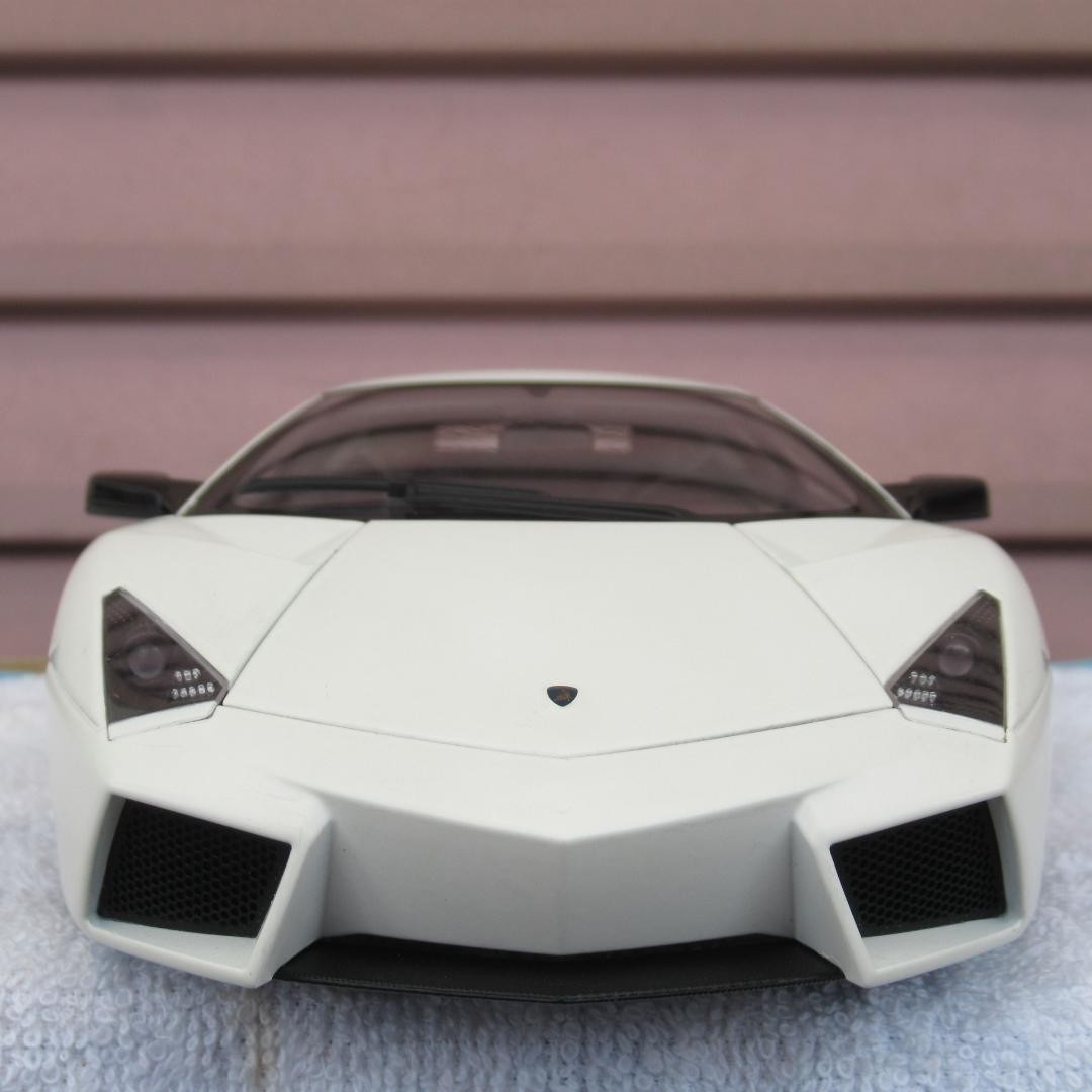 AUTOart 1/18 Lamborghini Reventon 74594 Diecast White Model