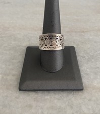 Beautiful Sterling Silver 925 CZ Ring Band Size 9.75