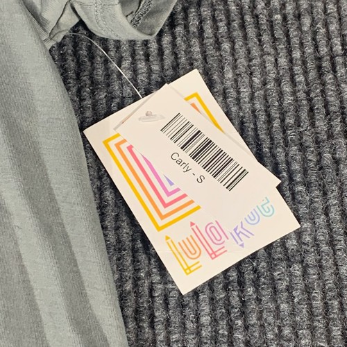 Lularoe Dress Womens SGray Pocket Tee Shirt Style Stretch Comfort Casual NWT - Picture 4 of 14
