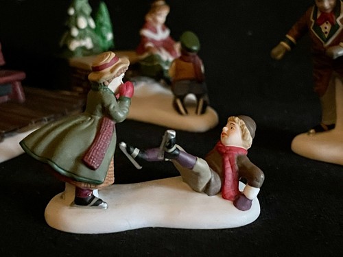 Dept 56 Dickens' Village ASHLEY POND SKATING PARTY (Set of 6) 58405 Retired - Picture 3 of 11