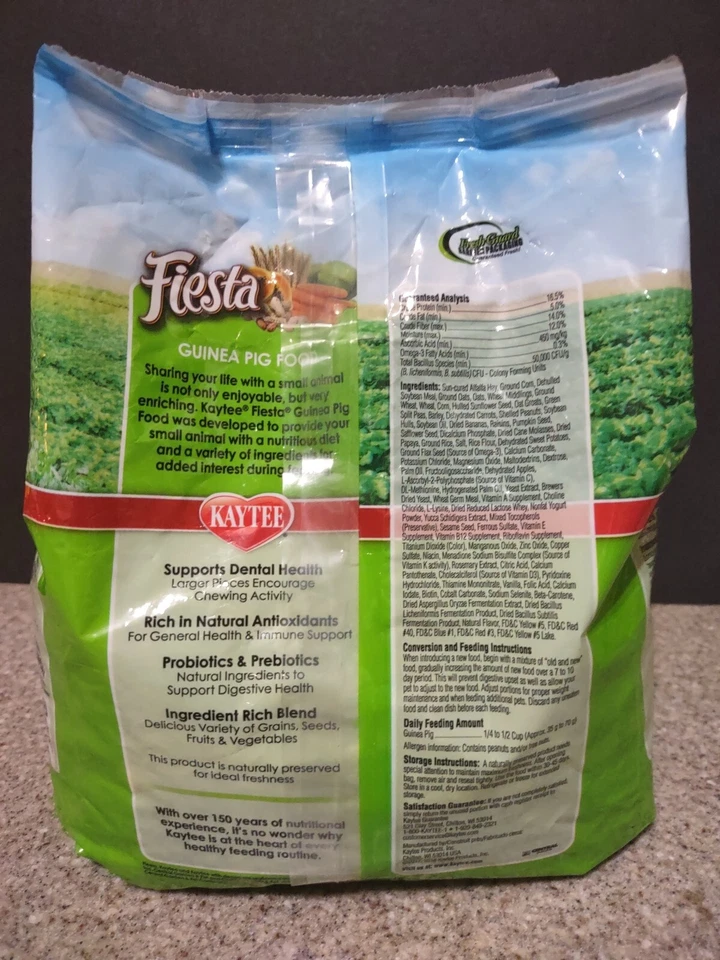 Comida para conejillo de indias Kaytee Fiesta Max para mascotas pequeñas (2,5 libras) Foto 2 de 2