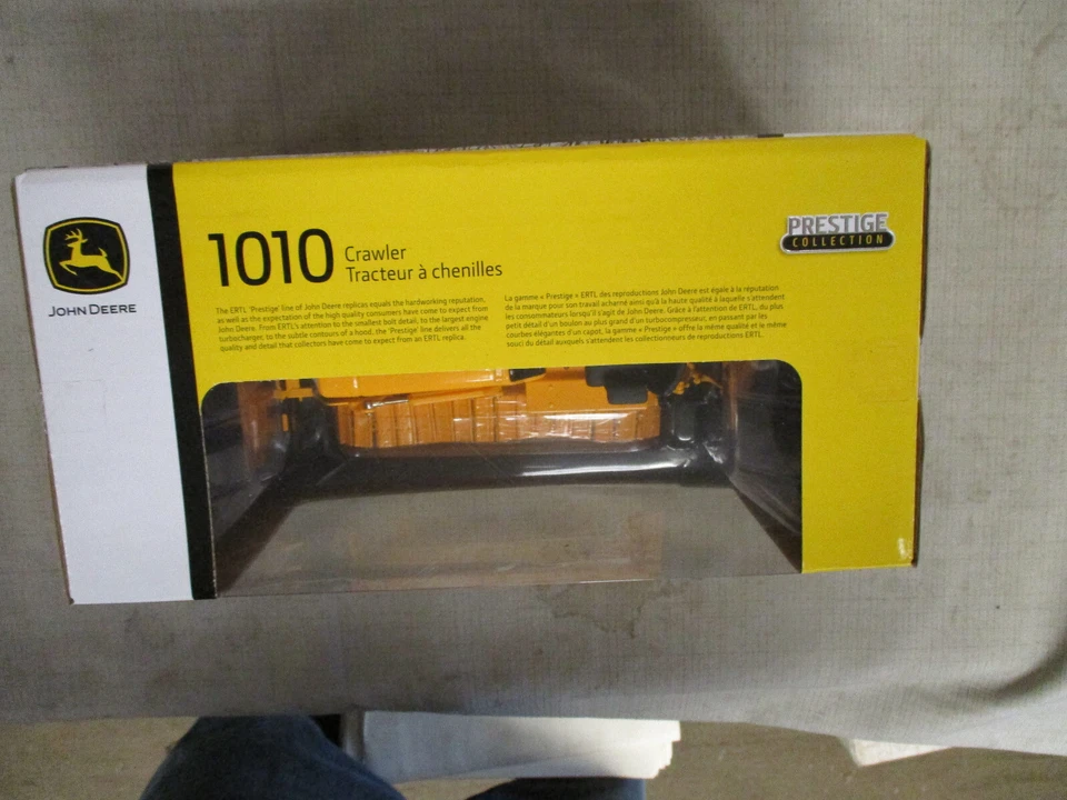 2023 John Deere Model 1010 Toy Crawler "Prestige Collection" 1/16 Scale, NIB - Image 3 of 4