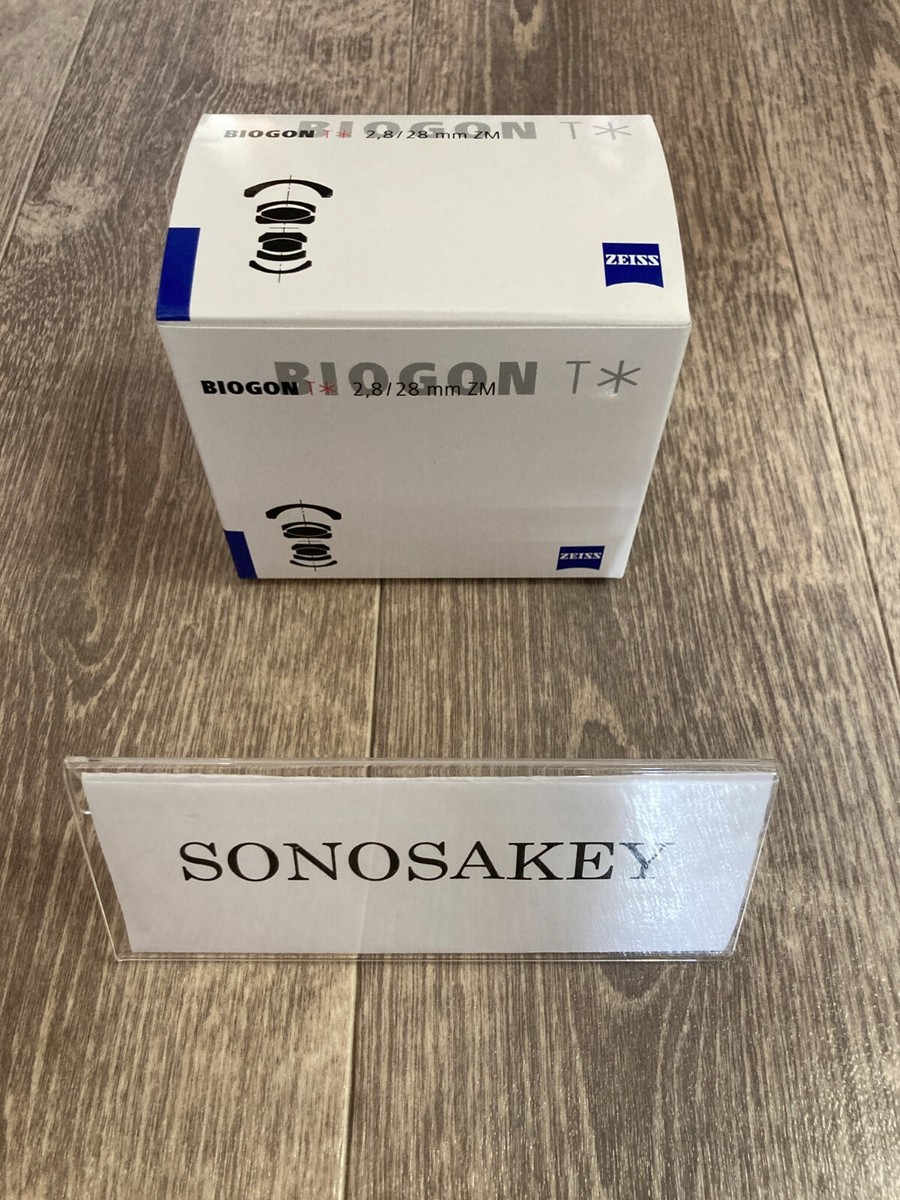 Carl Zeiss BIOGON T* 28mm ZM Silver Leica M mount New with