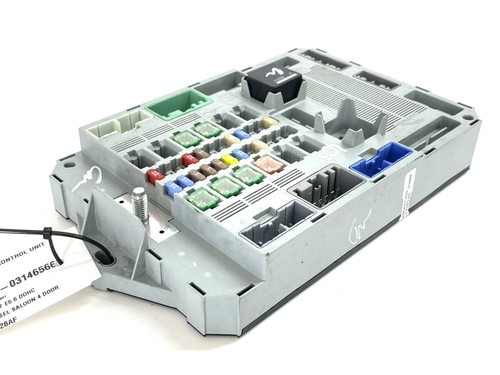 Jaguar Xf V6 X250 3.0 BODY CONTROL UNIT FUSE BOX cx2314d628af - Picture 7 of 8