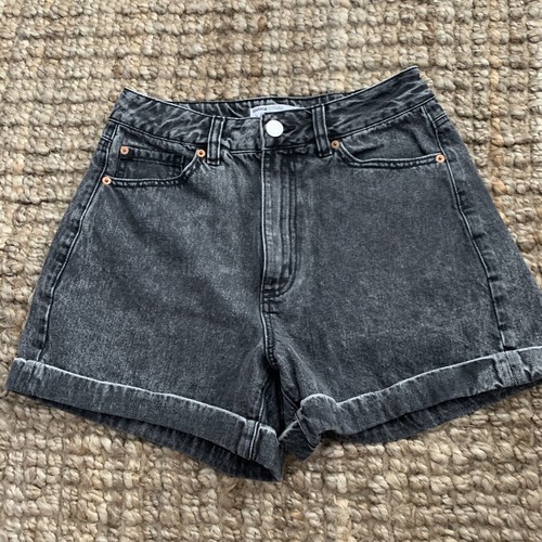 Garage Denim Shorts Juniors 5/27 80s Mom Jeans Black Light Wash Cuffed High Rise - Picture 6 of 6