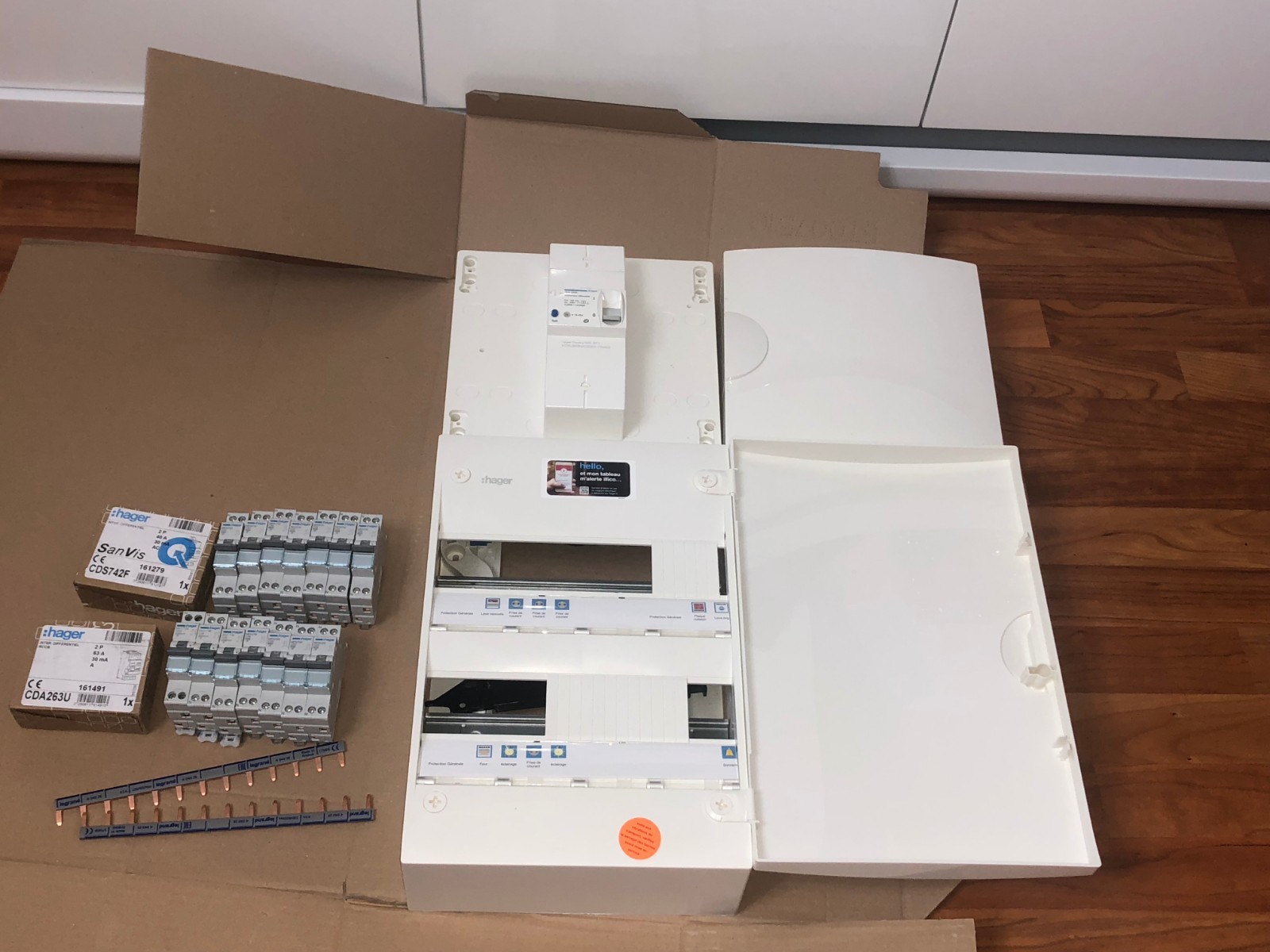 Tableau électrique Hager disjoncteur platine et porte coffret modulaire encastrable