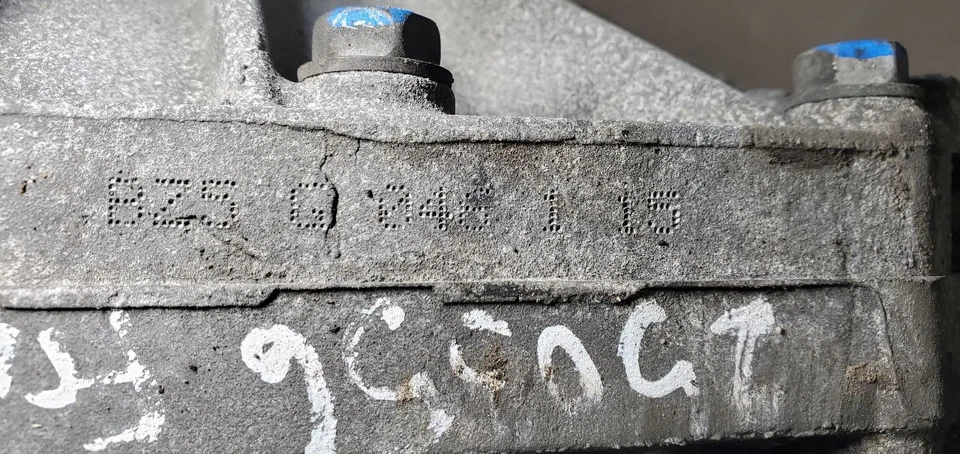 Used Front Axle Assembly Front 4WD fits: 2006 Gmc Sierra 2500 pickup 3.73 ratio - Изображение 2 из 4