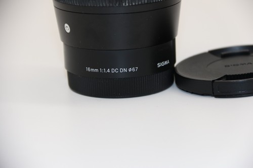 Lente contemporánea SIGMA 16 mm F/1,4 DC DN para montura Sony E - Imagen 6 de 8