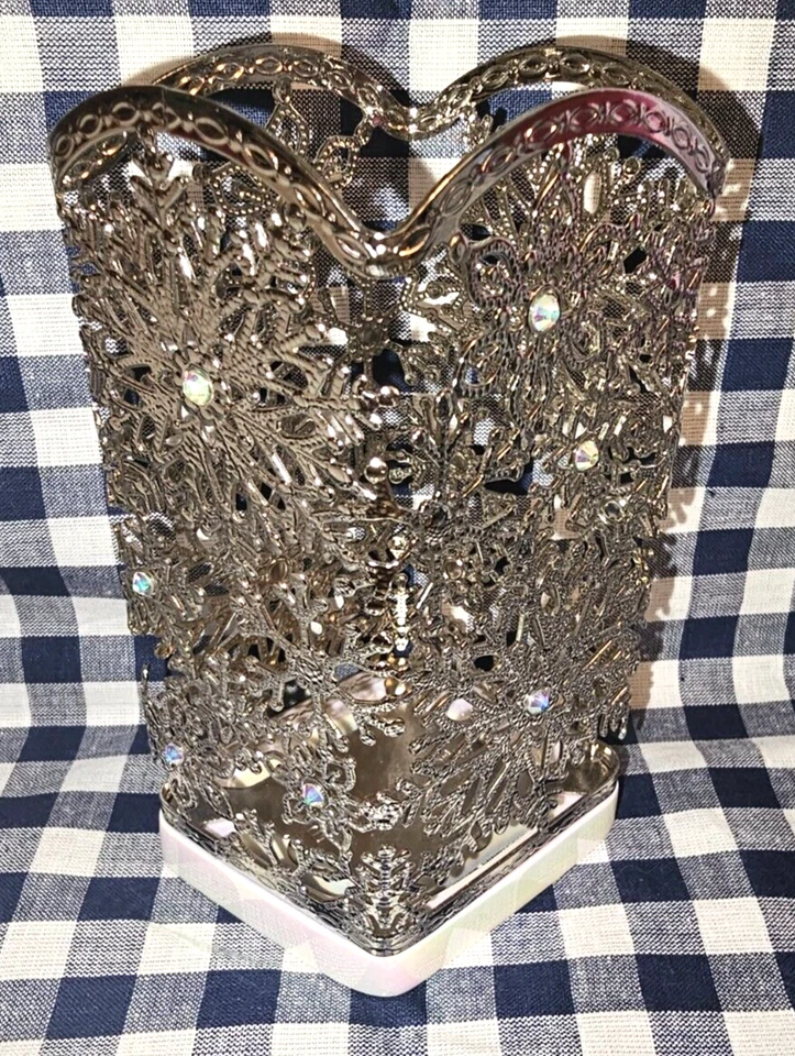 ALL NEW Beaded Snowflakes Gentle Foaming Soap Holder Sleeve Bath & Body Works - Image 2 of 3