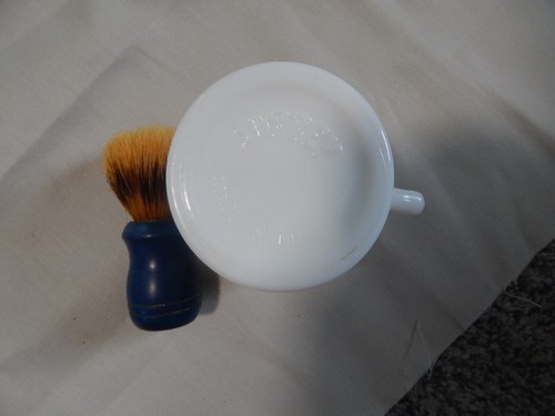 "SURREY" Shaving Set Milk Glass Mug "CADILLAC 190" & Boar Bristle Brush - Picture 3 of 5