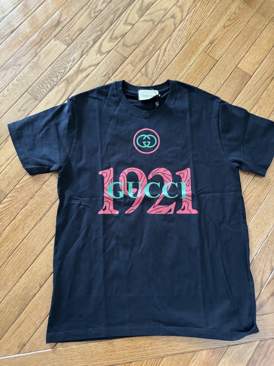 【新品】GUCCI BANDロゴ入りレッドTシャツ 18/24 GUCCI BANDロゴ入りレッドTシャツ 18/24