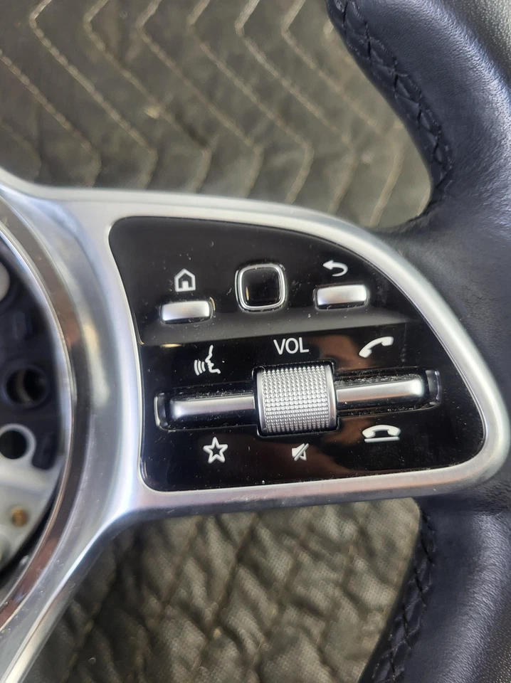 Volante Mercedes-Benz GLC300 2020 2021 2022 usado OEM Foto 3 de 4
