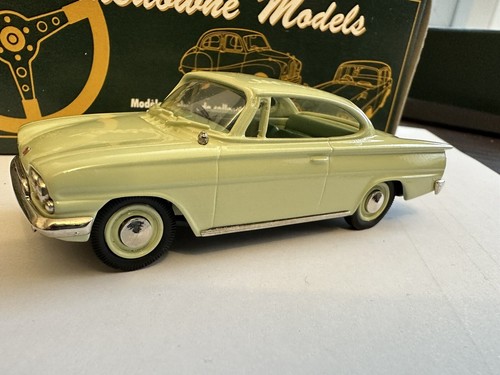 1961 Ford Capri Coupe Lime Green 1:43 Lansdowne LDM24 Excellent Boxed 2 - Picture 8 of 24