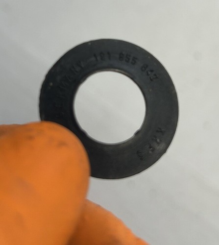 VW Golf/Jetta/Scirocco Front Wiper Spindle Plastic Washer 191955642 - Picture 3 of 3